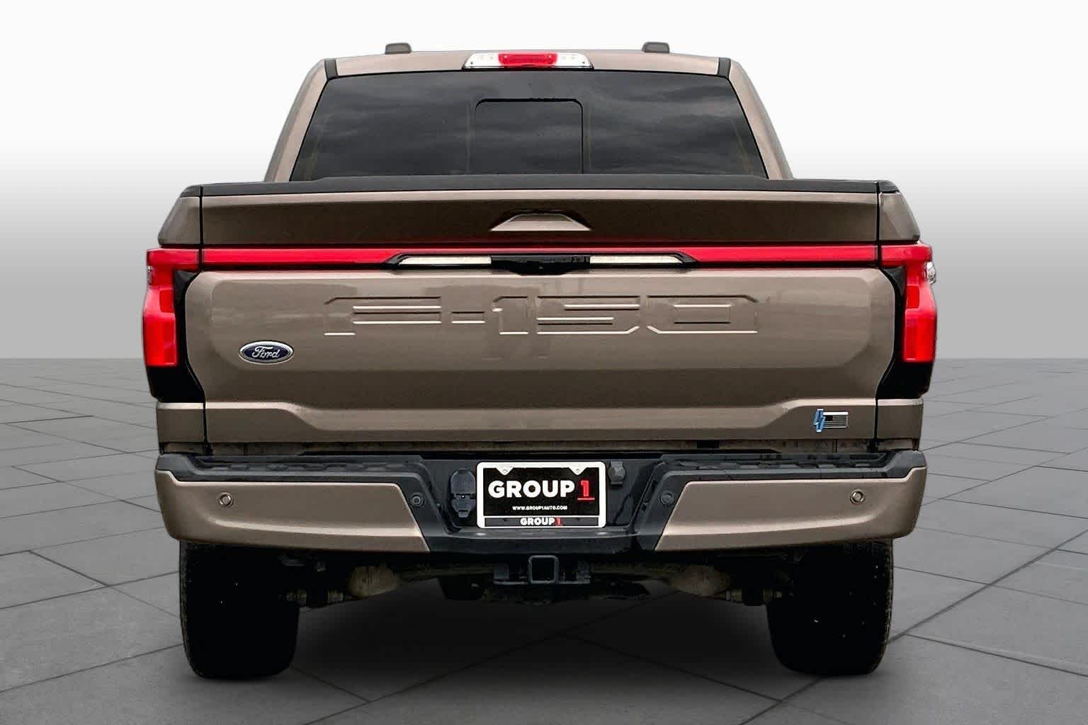 Used 2023 Stone Gray Ford Platinum image 4