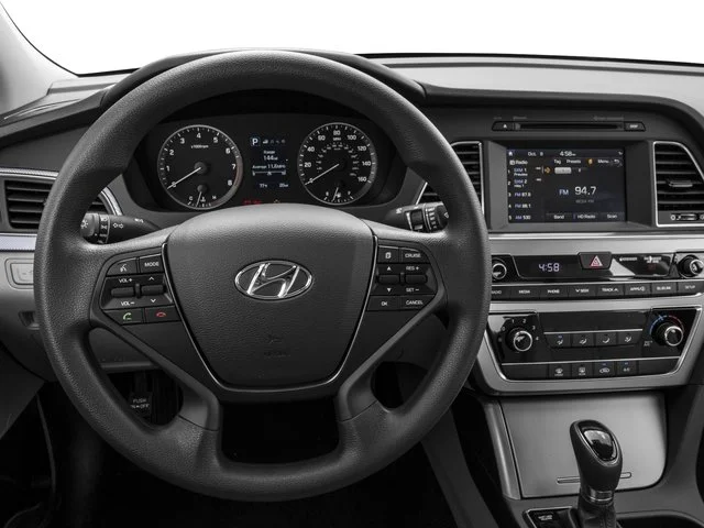 Used 2016 Venetian Red Hyundai 2.4L SE image 9