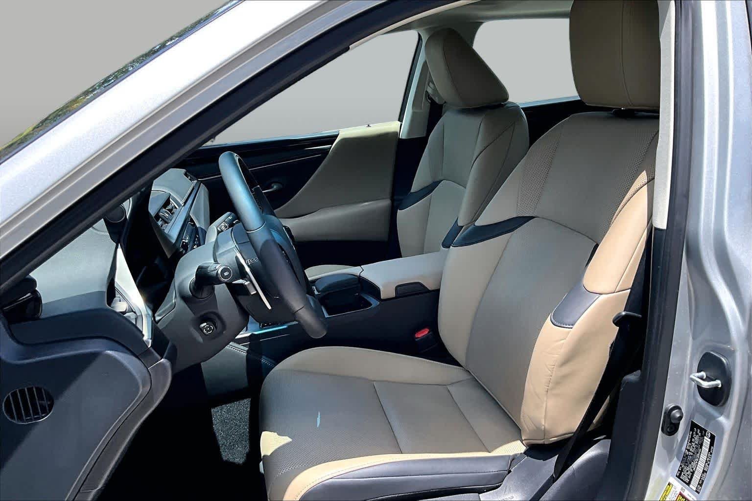 Used 2020 Silver Lining Metallic Lexus  image 8