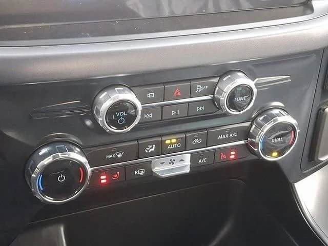 2025 Ford F-150 Lightning XLT - Photo 11