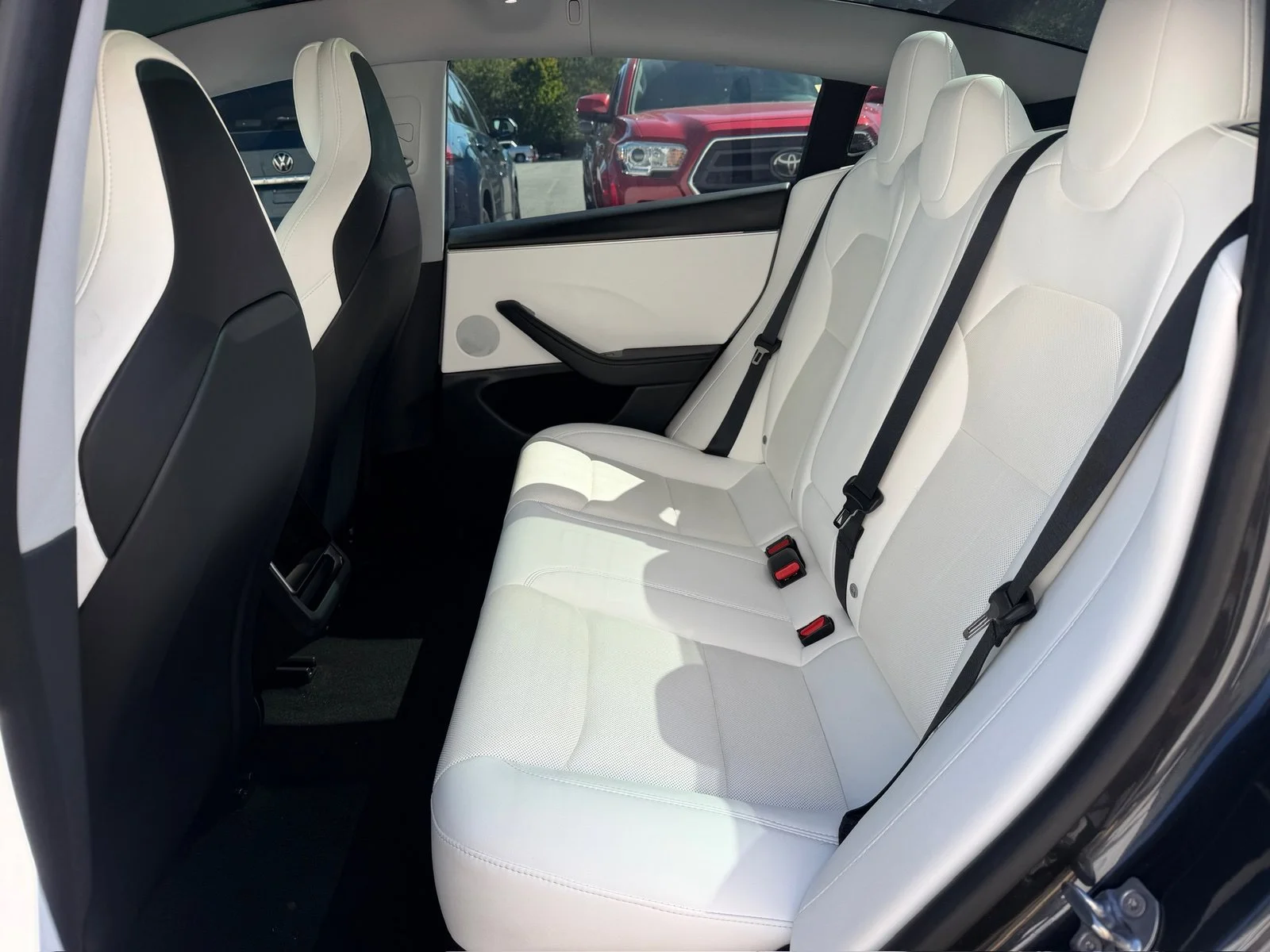 Used 2025  Tesla Performance image 23