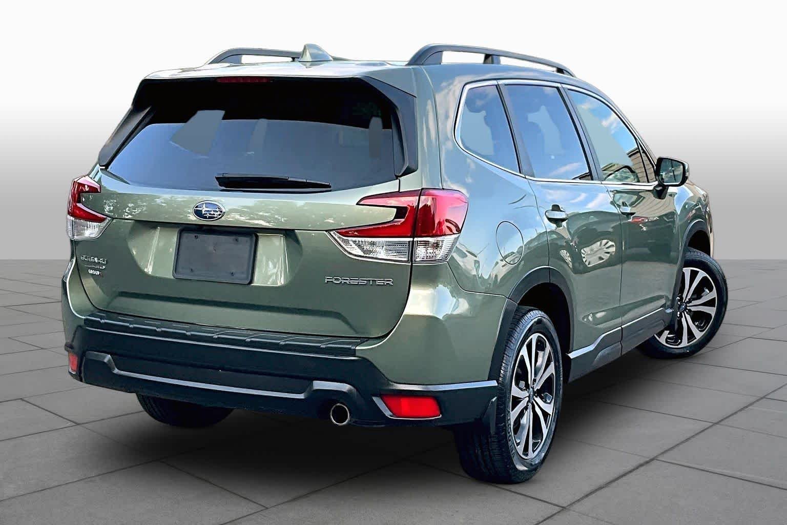 Used 2021 Jasper Green Metallic Subaru Limited image 13