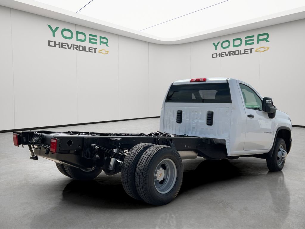 New 2026 Summit White Chevrolet Work Truck image 7