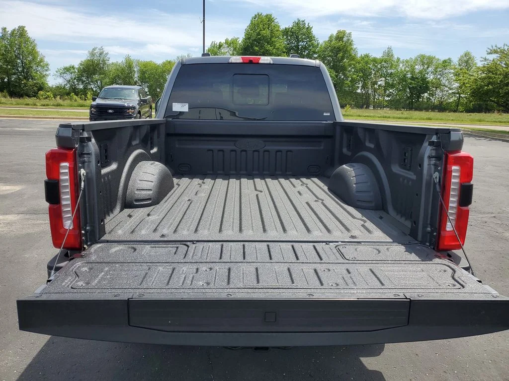 New 2026 Carbonized Gray Metallic Ford F-350® Lariat® image 29