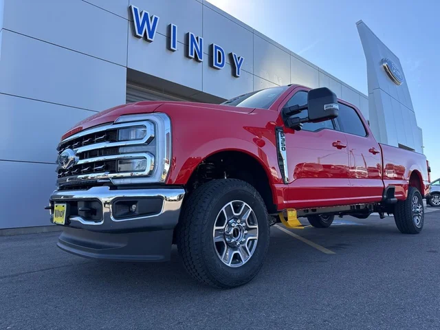 2026 Ford Super Duty F-350® Lariat®