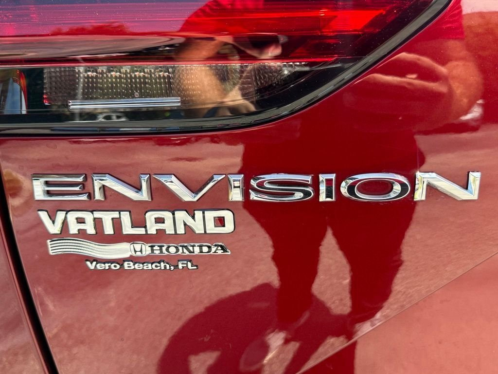 Used 2021 Red Buick Essence image 37