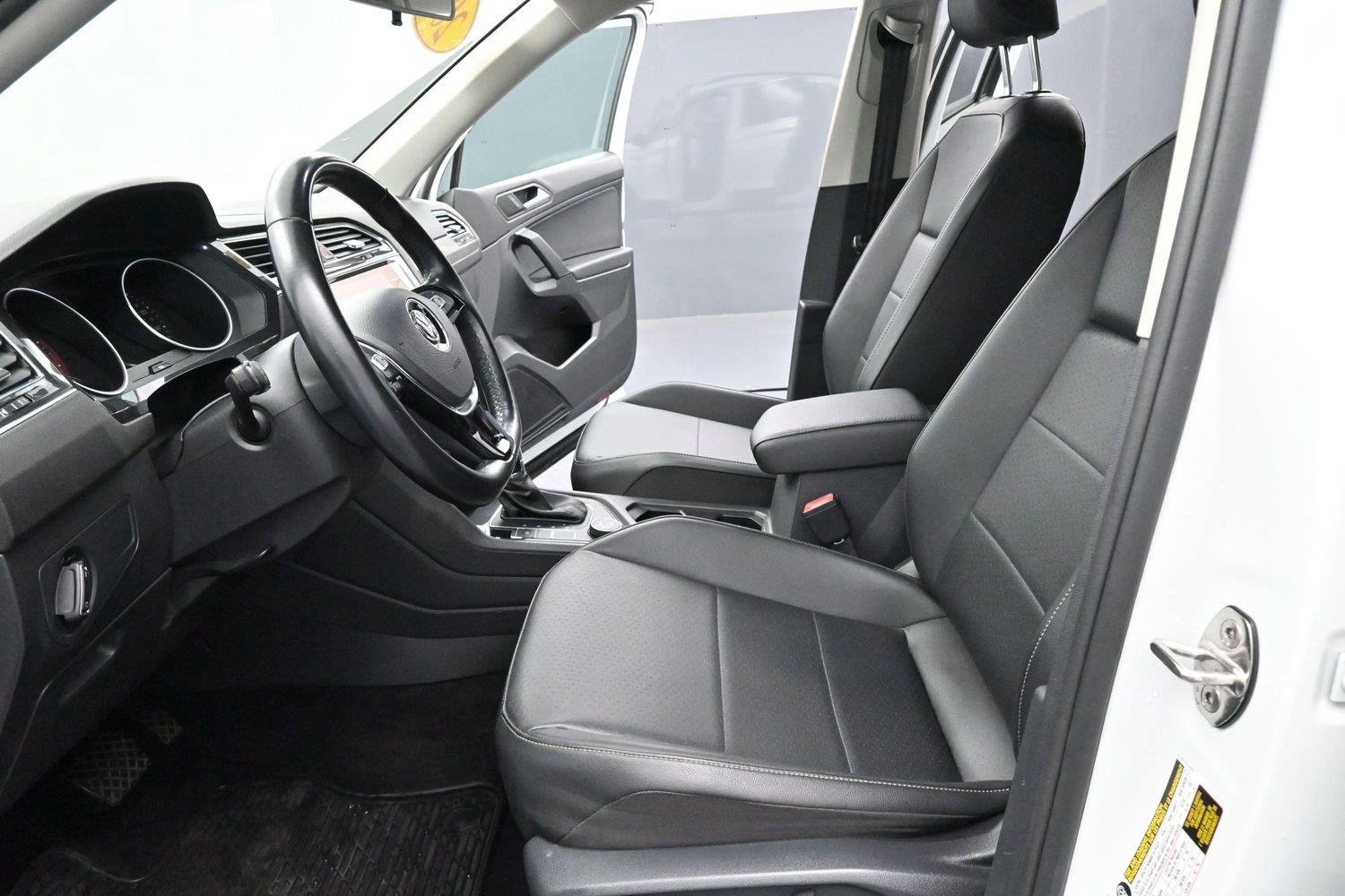 Used 2019 Pure White Volkswagen SEL image 13
