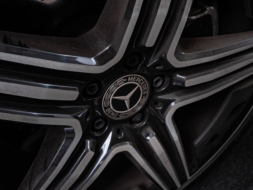 Certified Used 2026 Obsidian Black Metallic Mercedes-Benz GLE 580 image 8