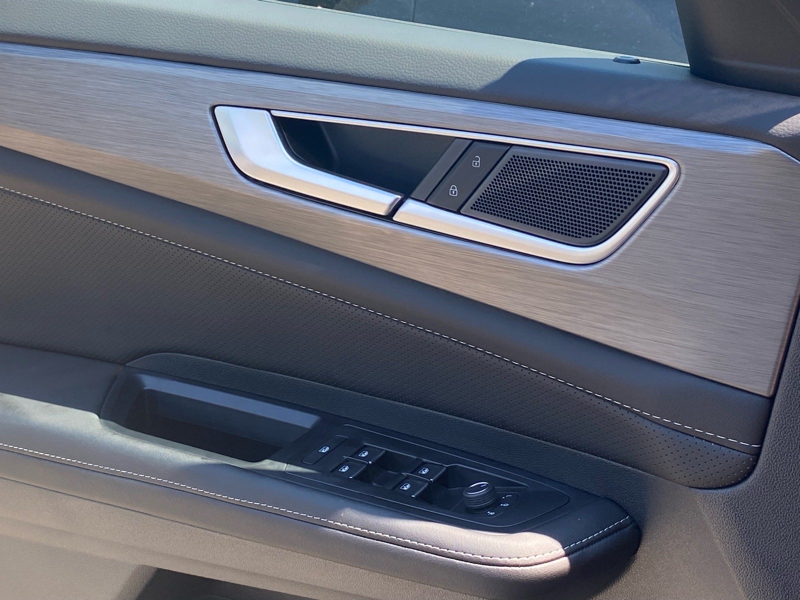 New 2026 Gray Volkswagen 2.0T SE w/Technology image 10