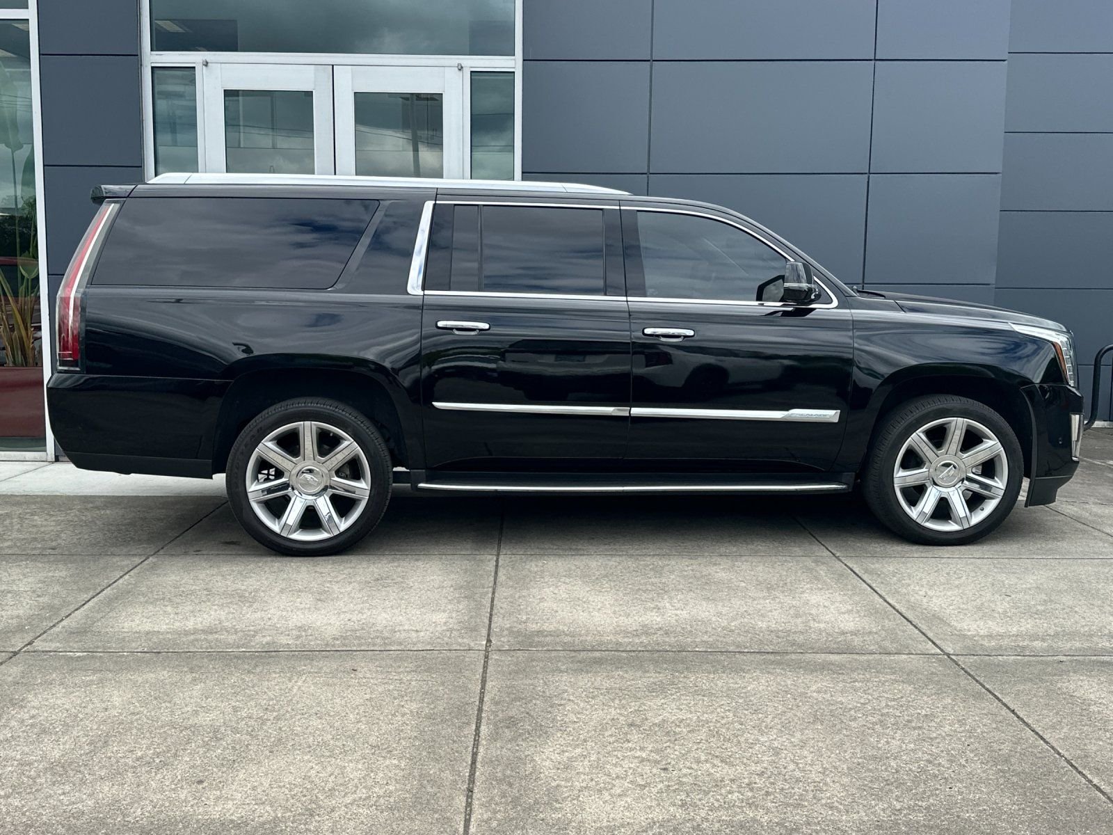 Used 2020 Black Raven Cadillac Luxury image 2