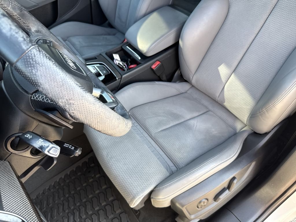 2022 Audi SQ5 Premium - Photo 11