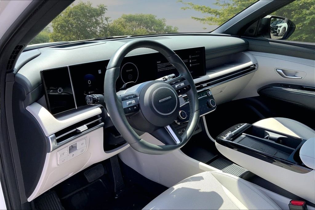 Used 2025 White Hyundai Limited image 16