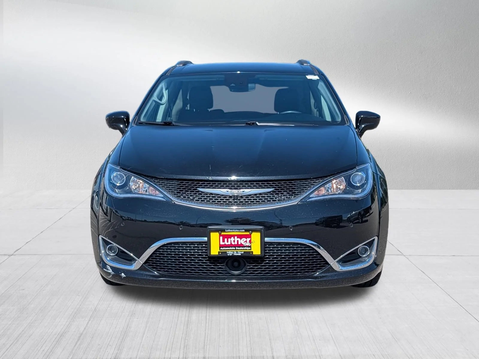 Used 2020 Chrysler Pacifica Touring L with VIN 2C4RC1BG5LR138707 for sale in Waite Park, Minnesota