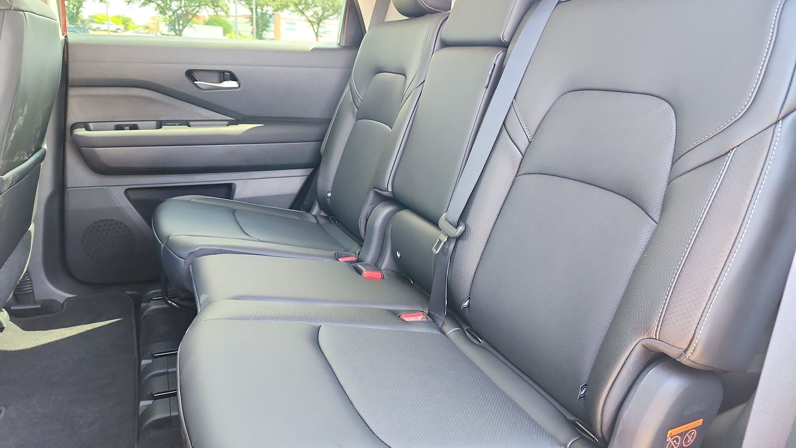 Used 2026 Red Nissan SL image 31