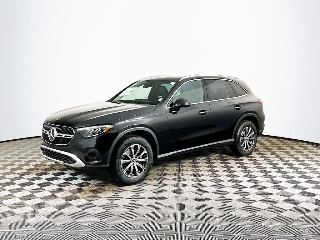 Used 2026 Black Mercedes-Benz GLC 300 image 2
