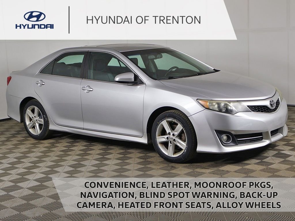 Used 2013 Silver Toyota SE image 1