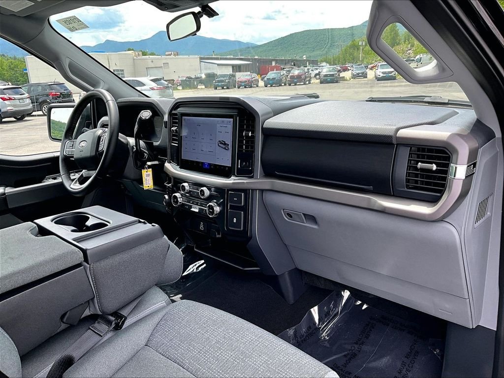 Used 2025 Black Ford XLT image 14