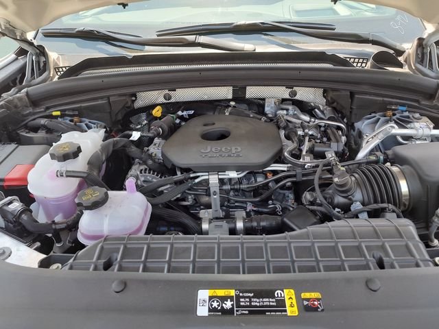 New 2026 Bright White Clear-Coat Exterior Paint Jeep Summit image 35