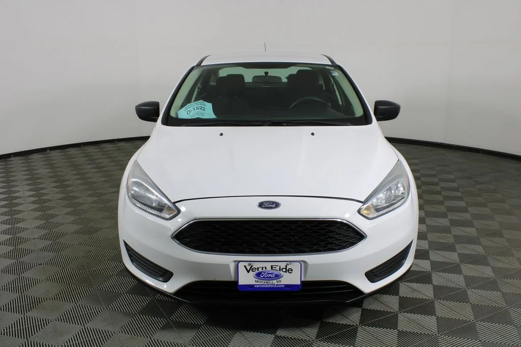 Used 2018 Ford Focus S with VIN 1FADP3E25JL293232 for sale in Mitchell, SD