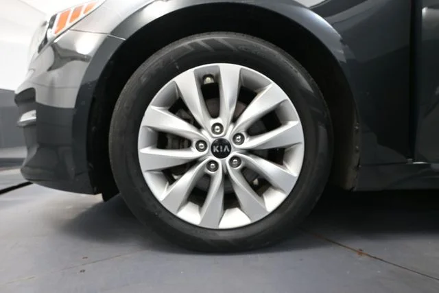 Used 2016 Green Kia LX image 15