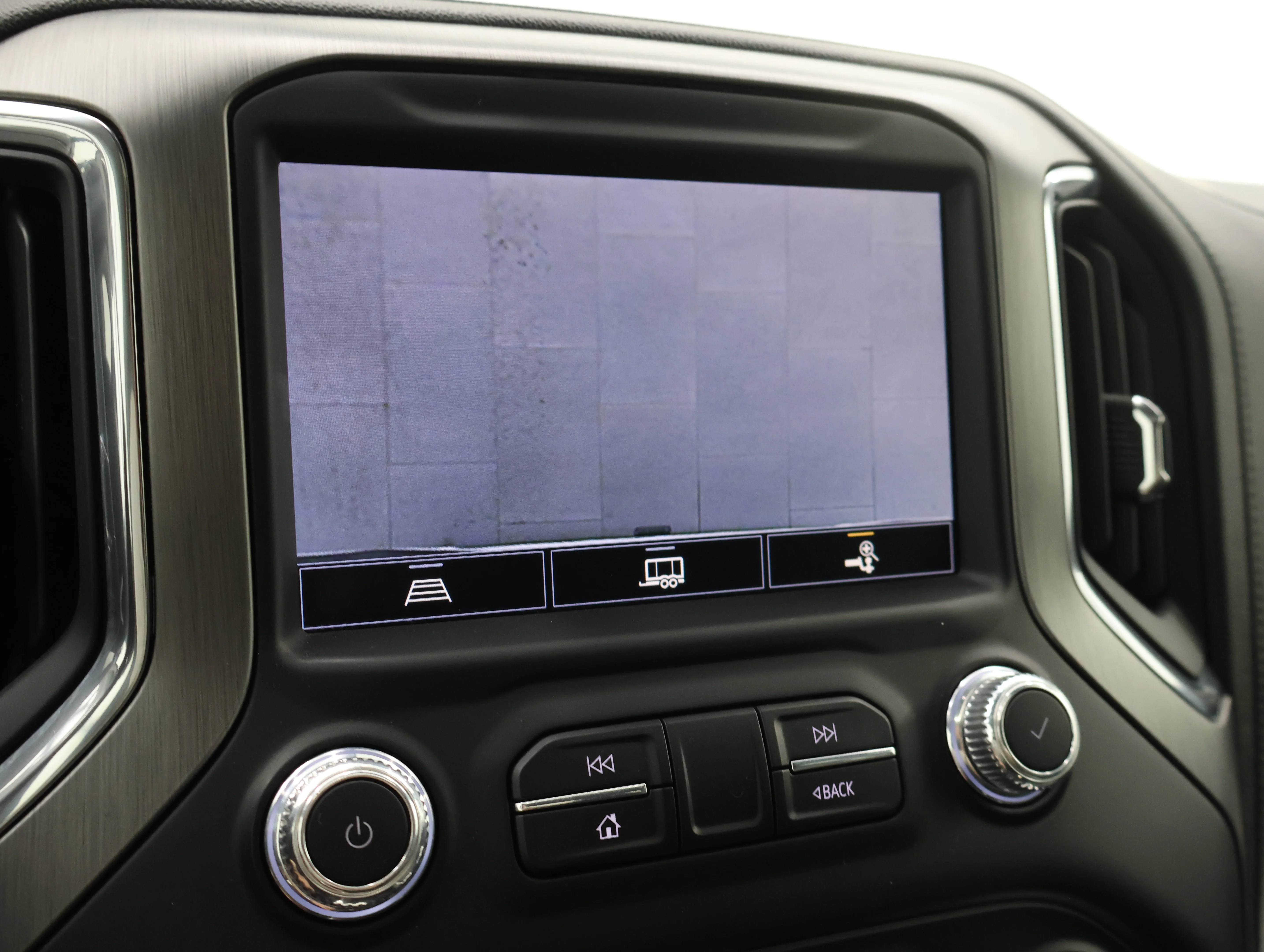 Used 2022 White Frost Tricoat GMC Denali image 19