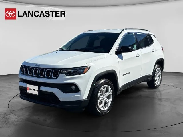 Used 2024 Bright White Clearcoat Jeep Latitude image 3