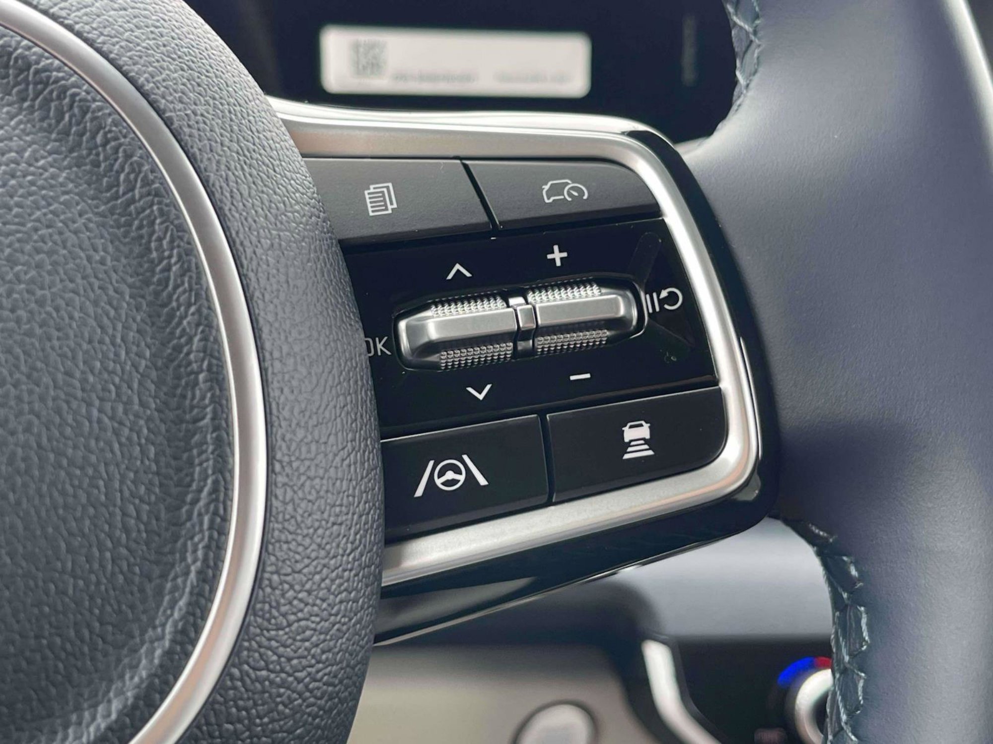 New 2026 Ceramic Silver Kia EX image 26