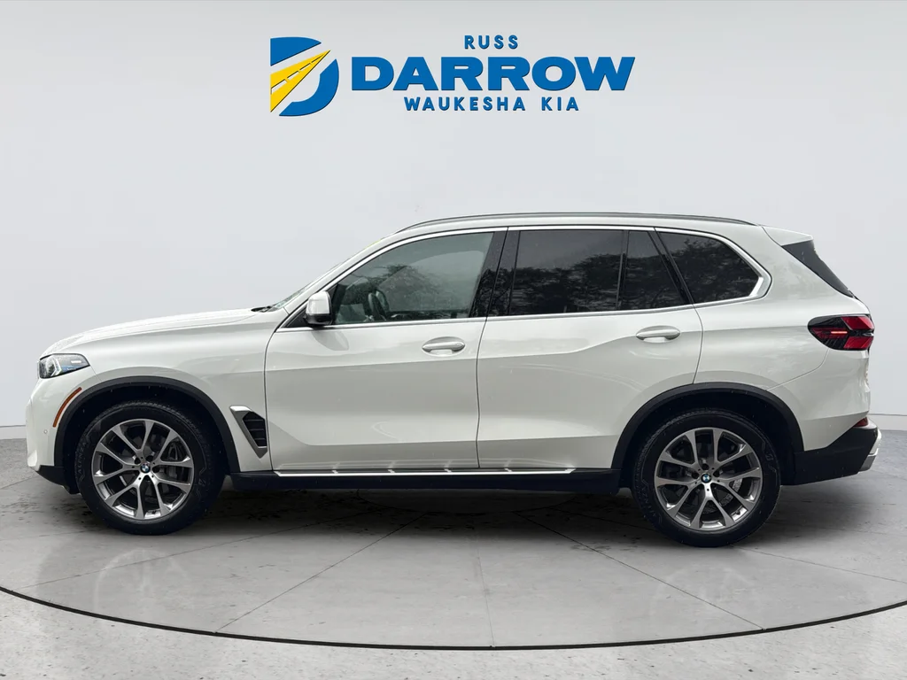 Used 2026 White BMW xDrive40i image 2