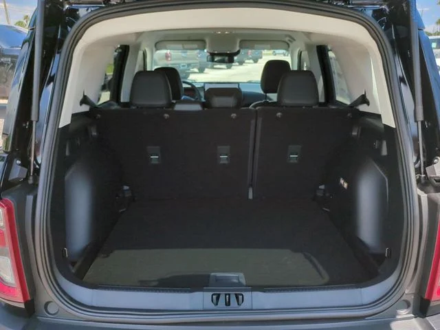 New 2026 Shadow Black Ford Outer Banks® image 13