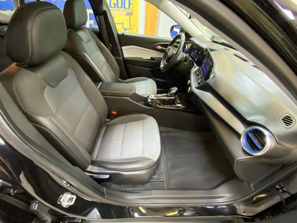 Used 2025 Black Chevrolet LT image 24