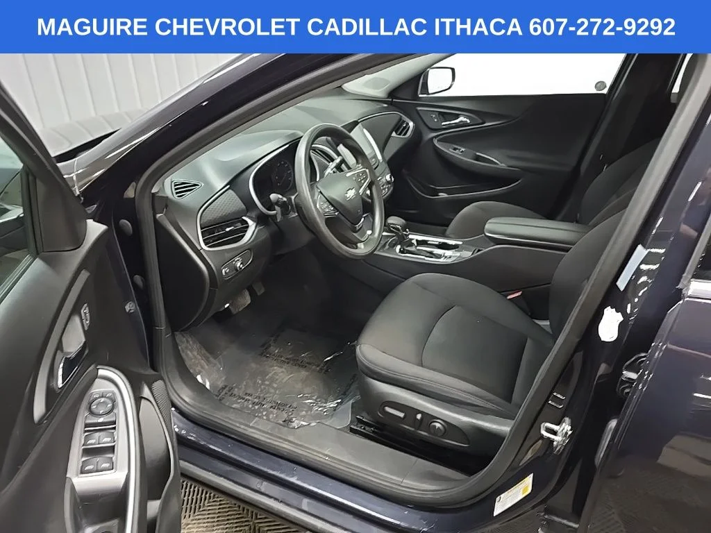 Used 2023 Gray Chevrolet LT image 27