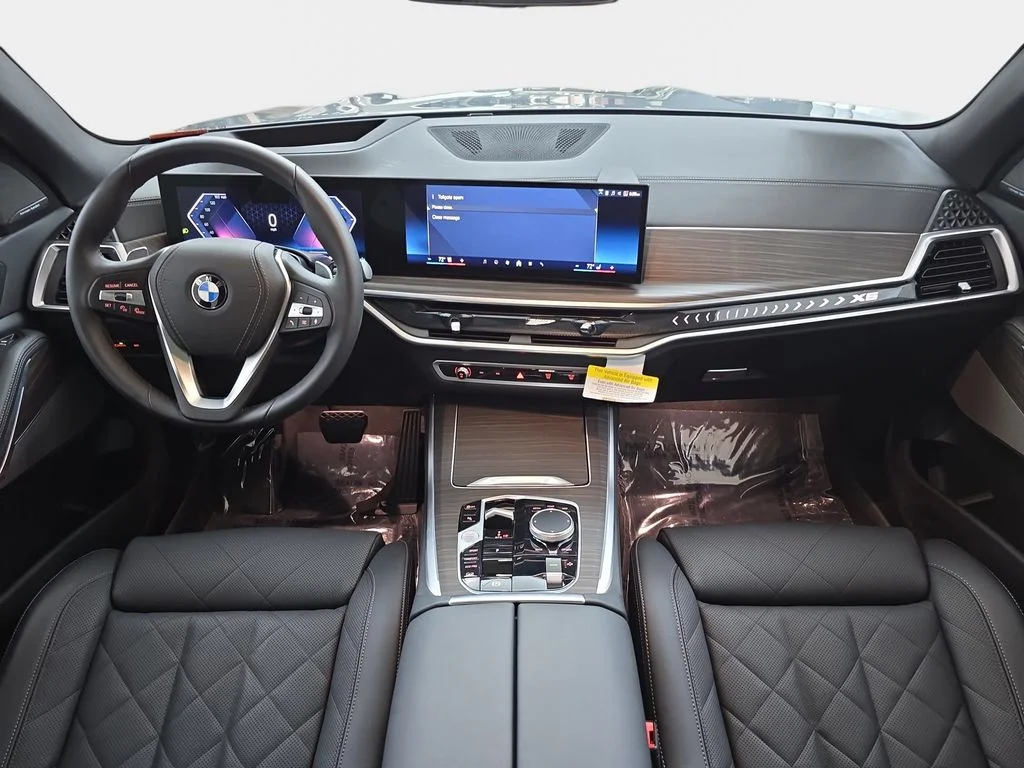 Used 2026 Skyscraper Grey Metallic BMW xDrive40i image 12