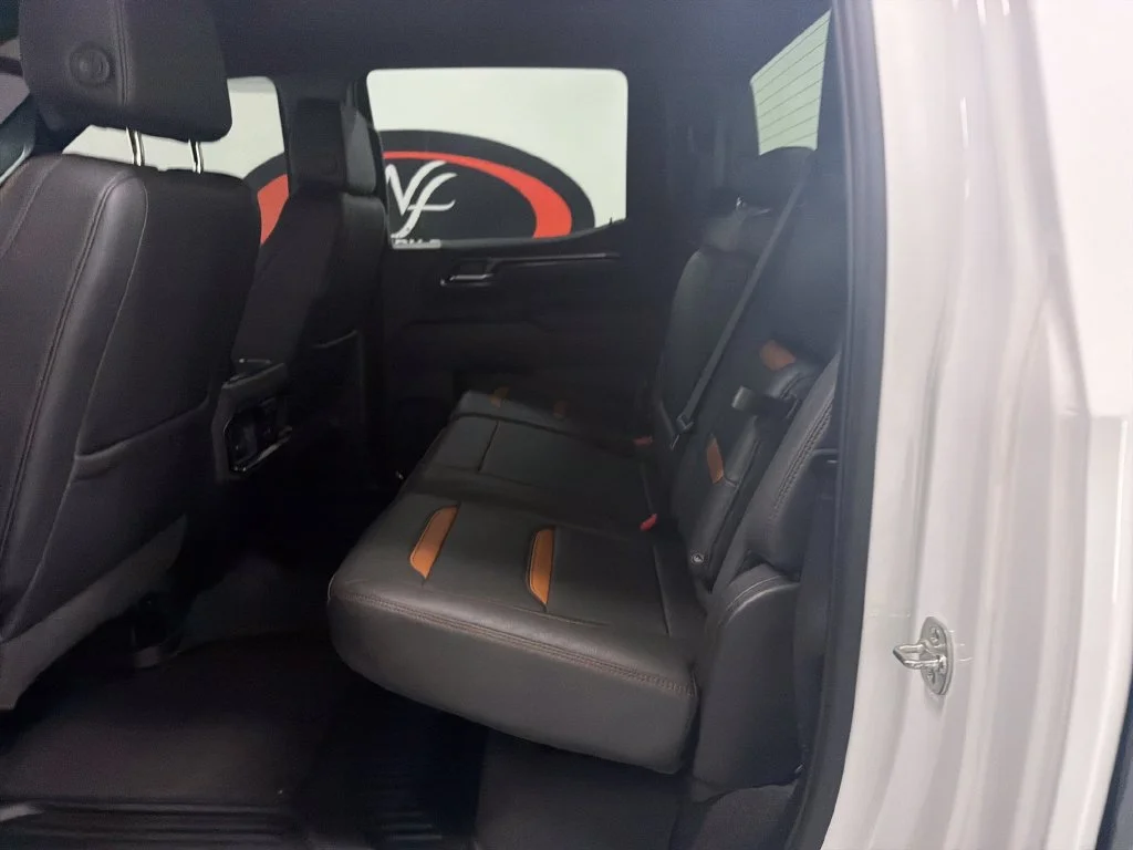Used 2025 White GMC AT4 image 14