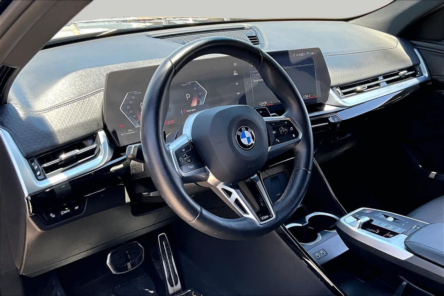 Used 2025  BMW xDrive28i image 17