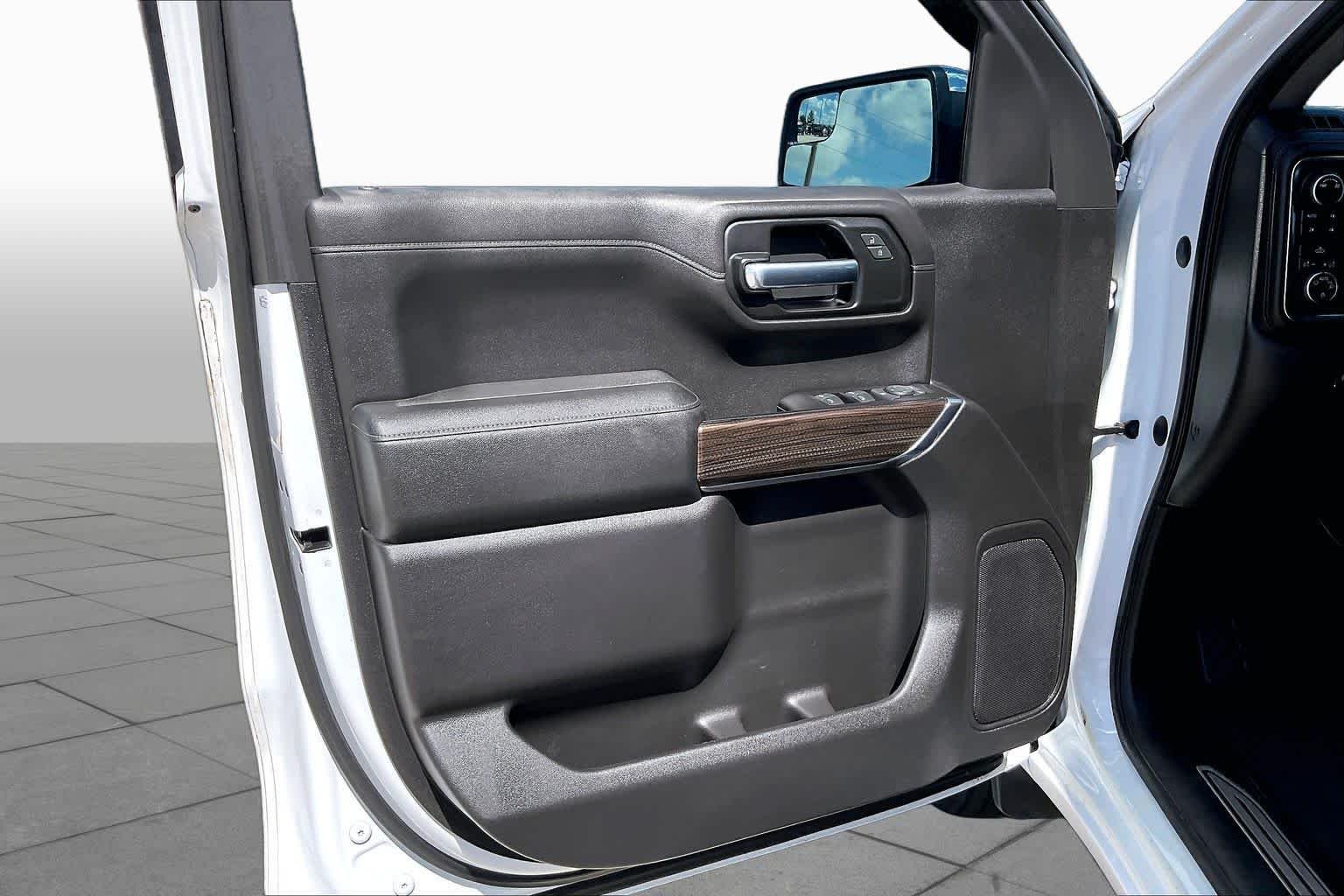 Used 2019 Summit White Chevrolet LT image 21