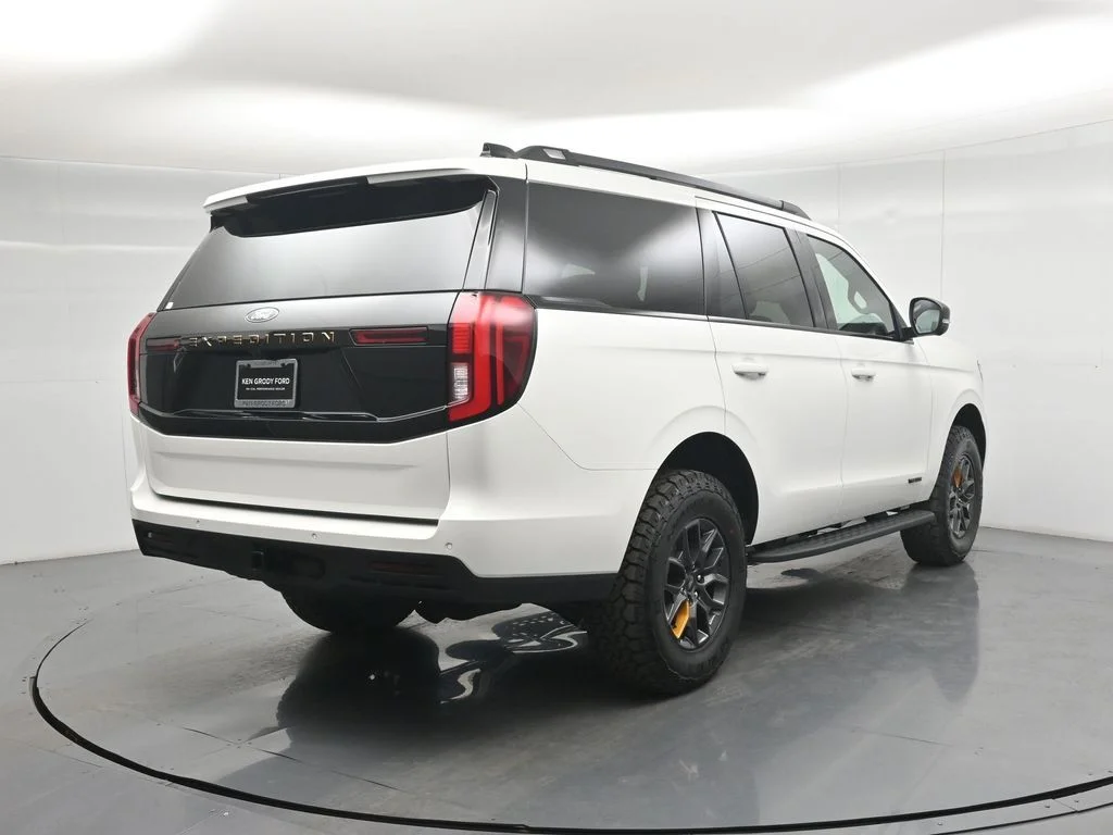 New 2026 Star White Metallic Tri-Coat Ford Tremor image 26