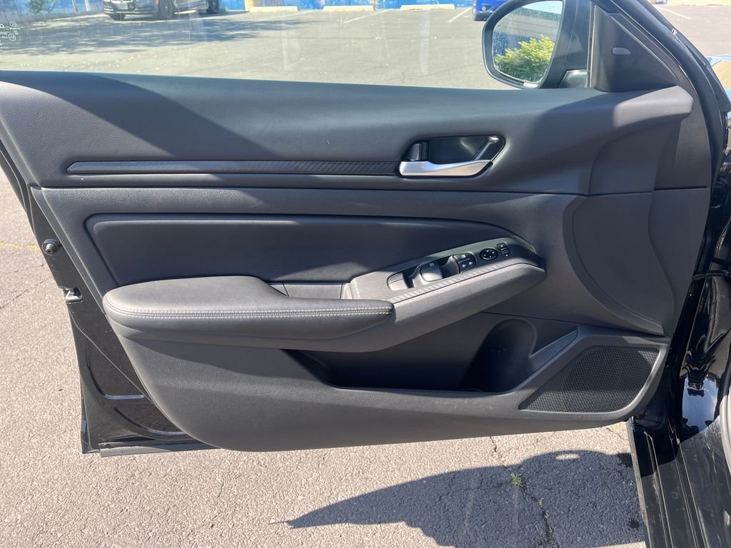 2025 Nissan Altima SV - Photo 11