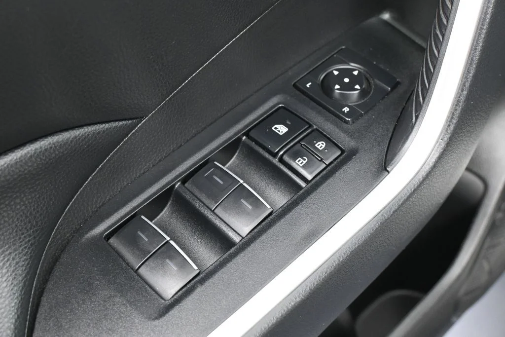 Used 2025 Ice Toyota XLE image 12
