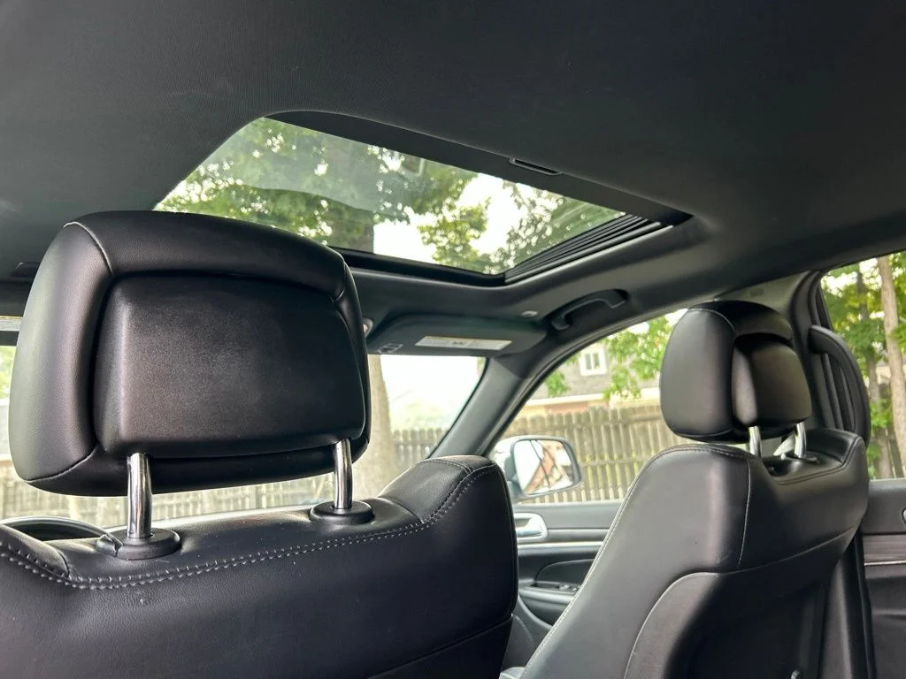 Used 2022 White Jeep Limited image 28