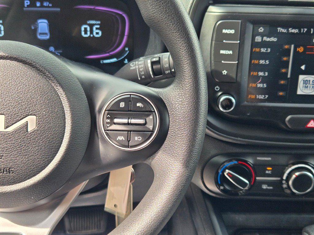 2024 Kia Soul LX - Photo 29