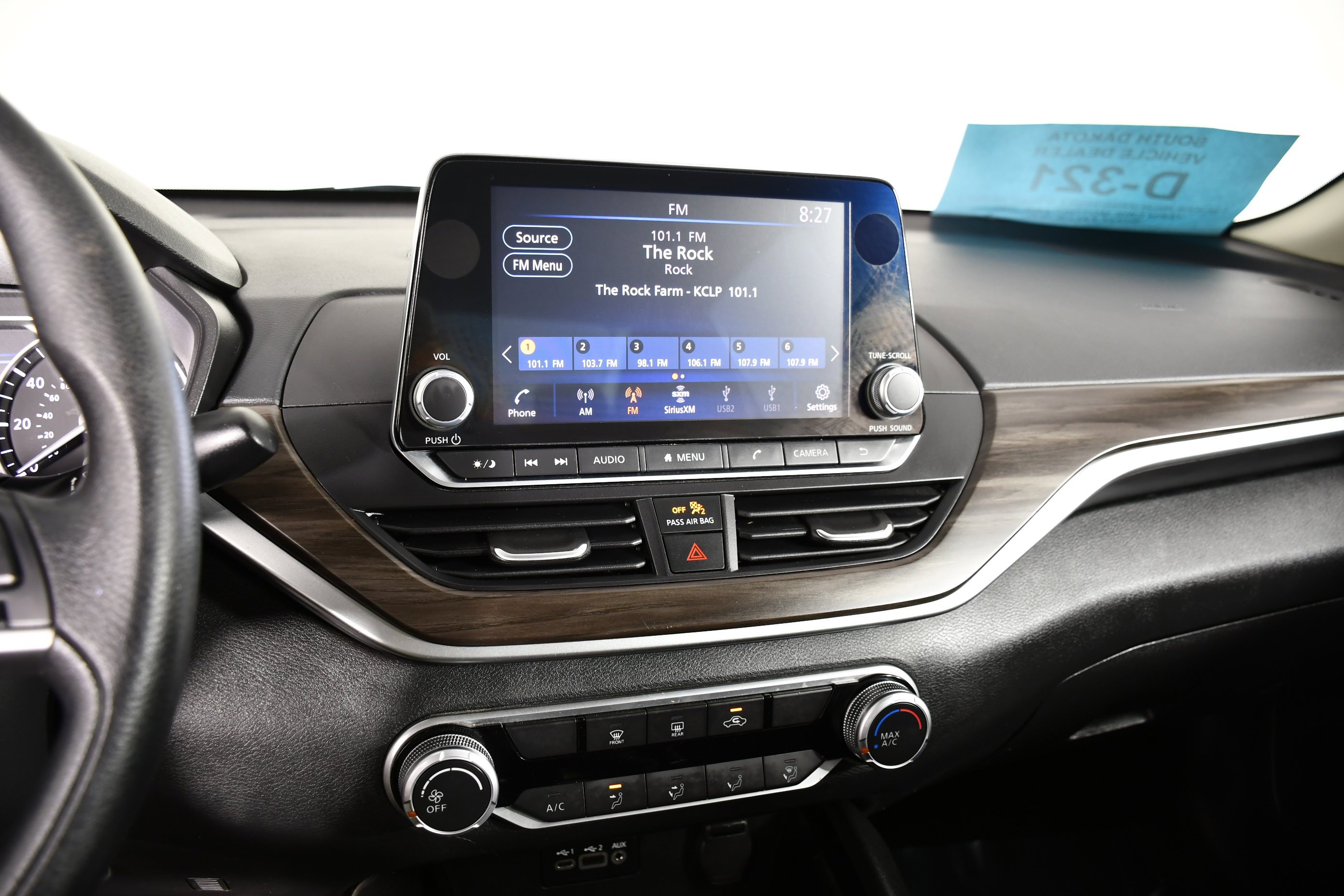 Used 2024 Super Black Nissan 2.5 SV image 26