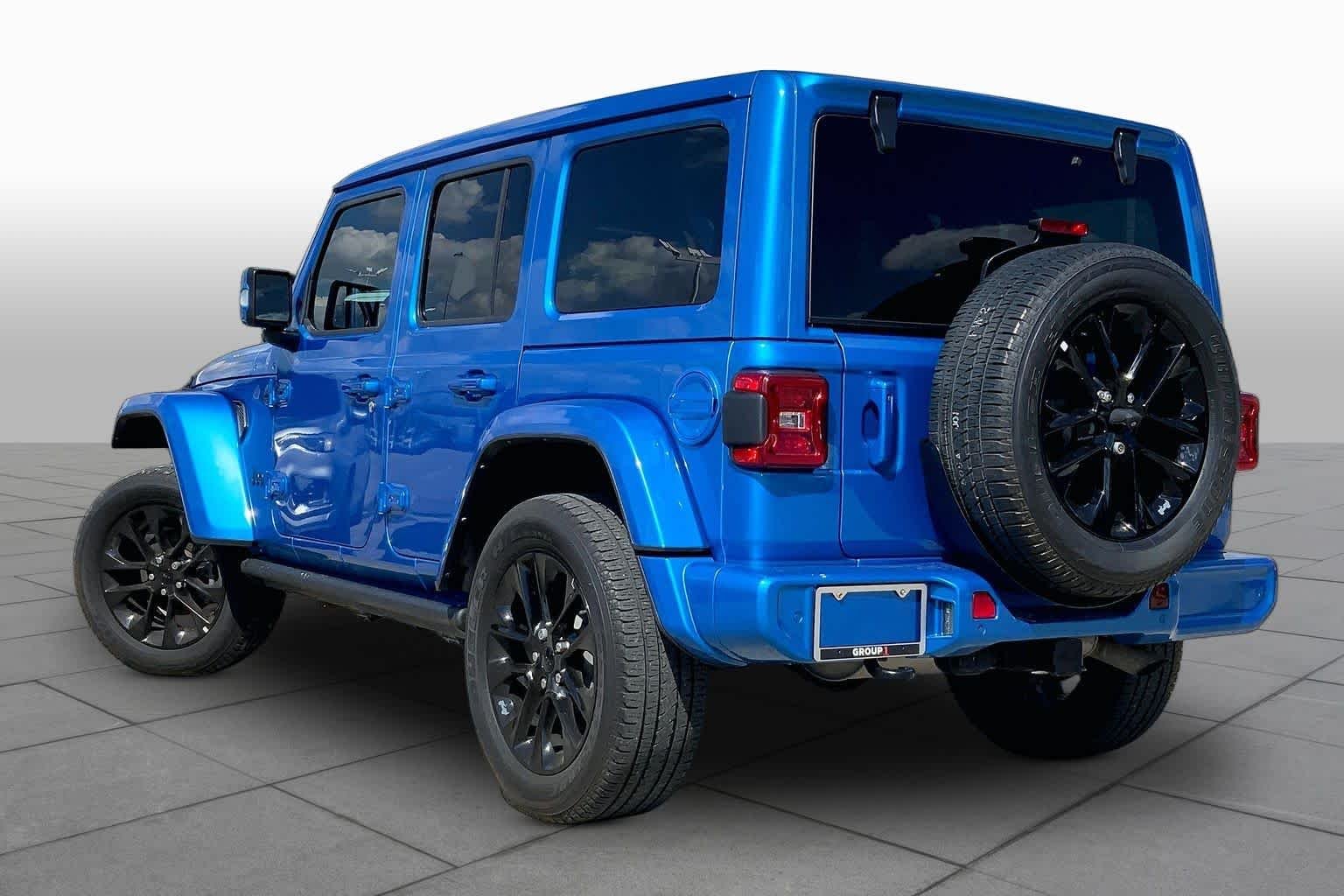 Used 2022 Hydro Blue Pearlcoat Jeep Unlimited High Altitude image 23