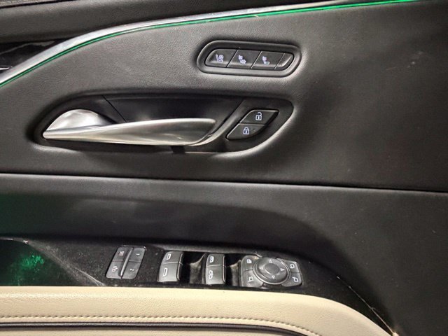 Used 2022 White Cadillac Sport image 22