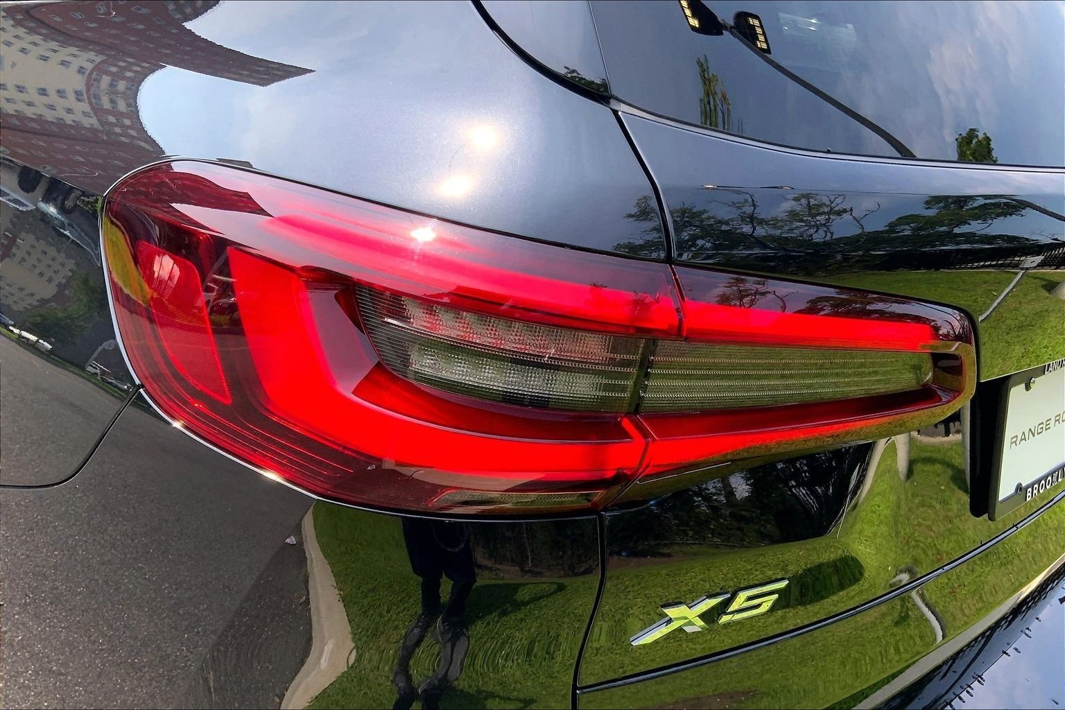 Used 2023 Black Sapphire Metallic BMW xDrive40i image 28
