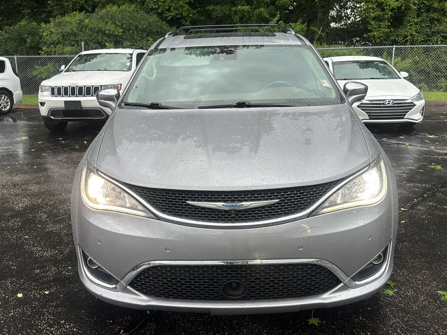Used 2017 Billet Silver Metallic Clearcoat Chrysler Limited image 8