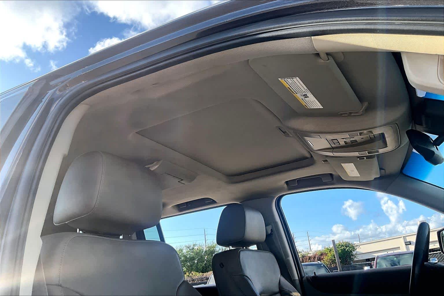 Used 2015 Iridium Metallic GMC SLT image 13