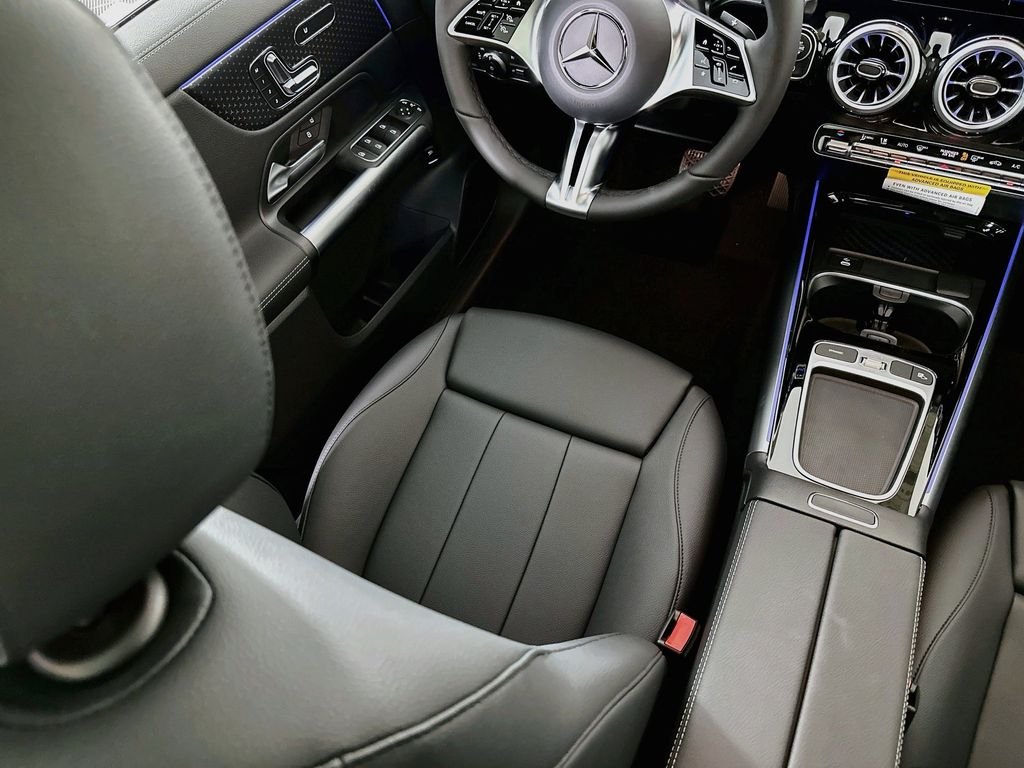 New 2026 Polar White Mercedes-Benz GLA 250 image 23