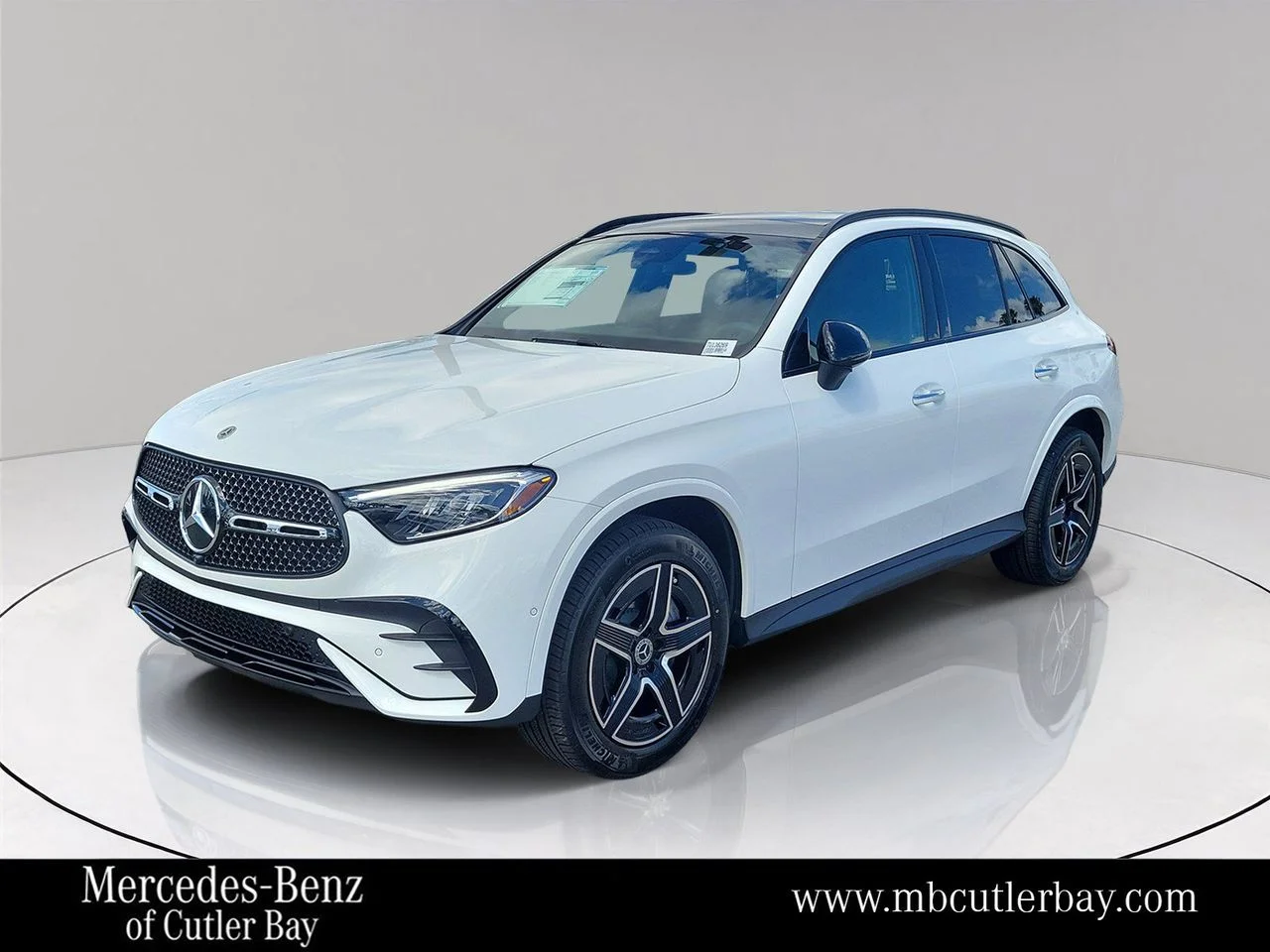 New 2026 Polar White Mercedes-Benz GLC 300 image 1