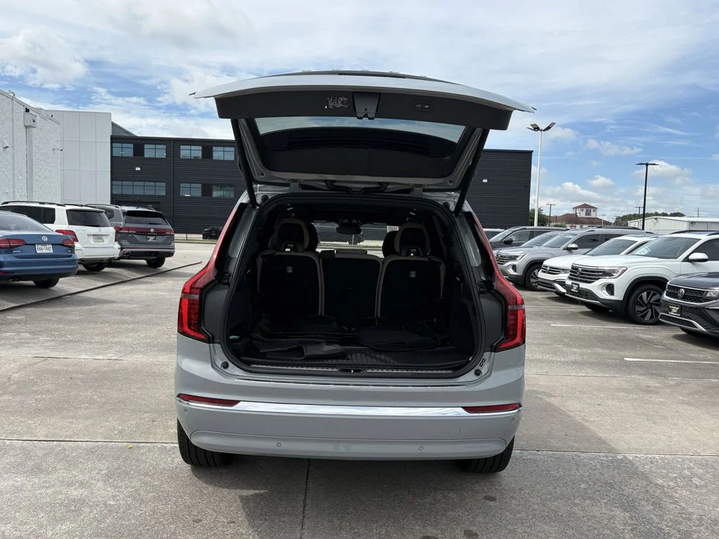2026 Volvo XC90 Plus - Photo 24