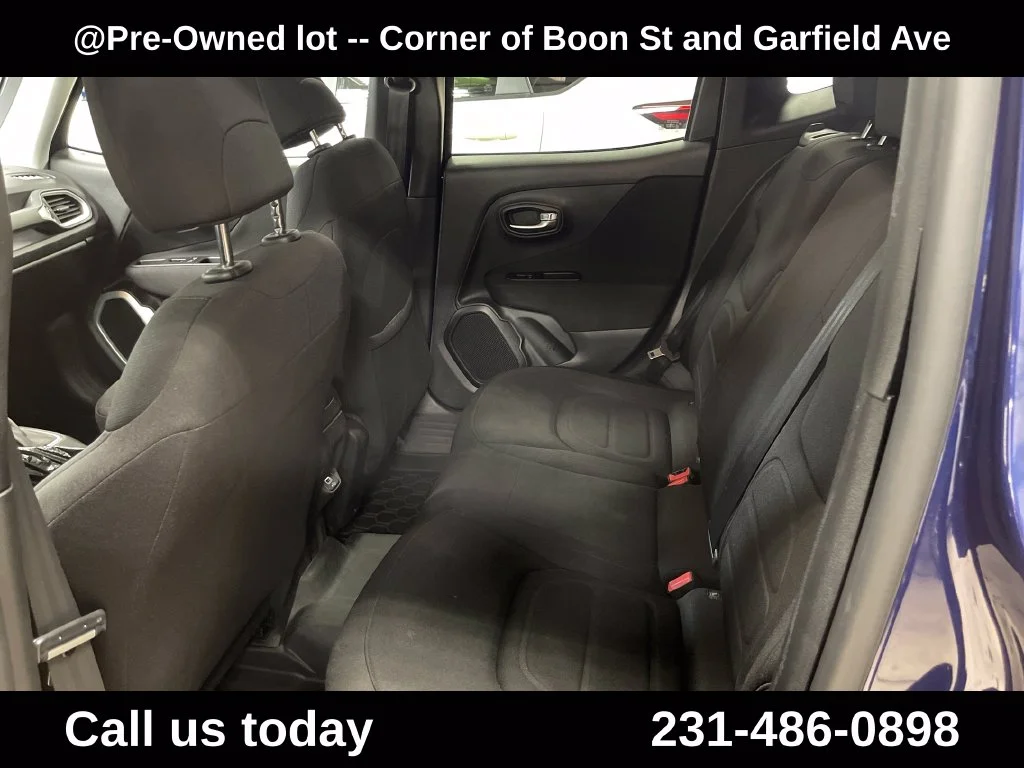 Used 2020 Blue Jeep Latitude image 27